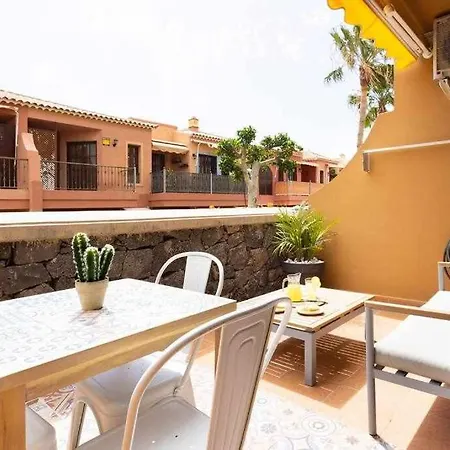 Sunnyland Costa Silencio Parking